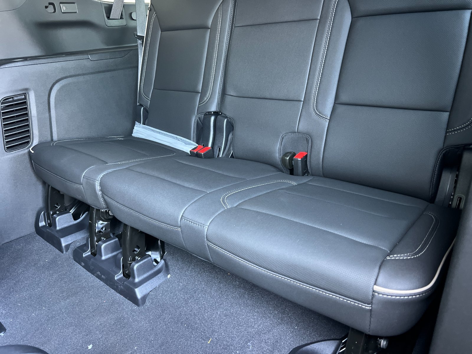 2026 Chevrolet Suburban Premier - Photo 15