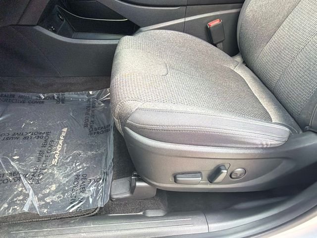 Used 2022 Silver Hyundai SEL image 19