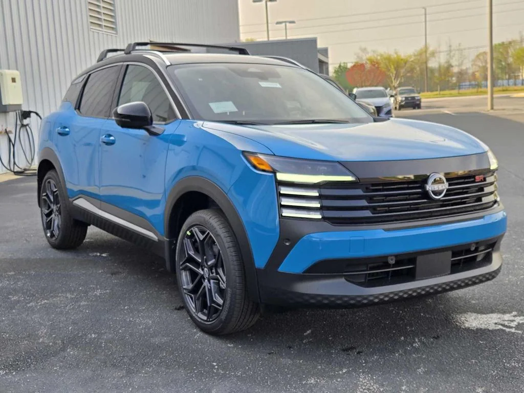 New 2026 Arctic Ice Blue Metallic / Super Black Two-tone Nissan SR image 2