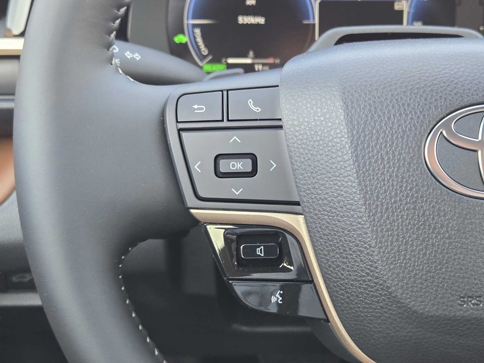 2026 Toyota Crown Signia Limited - Photo 22