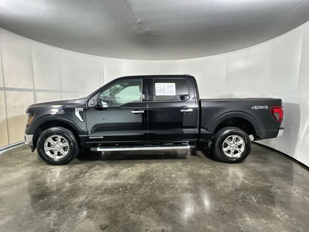 Used 2024 Black Ford XLT image 5