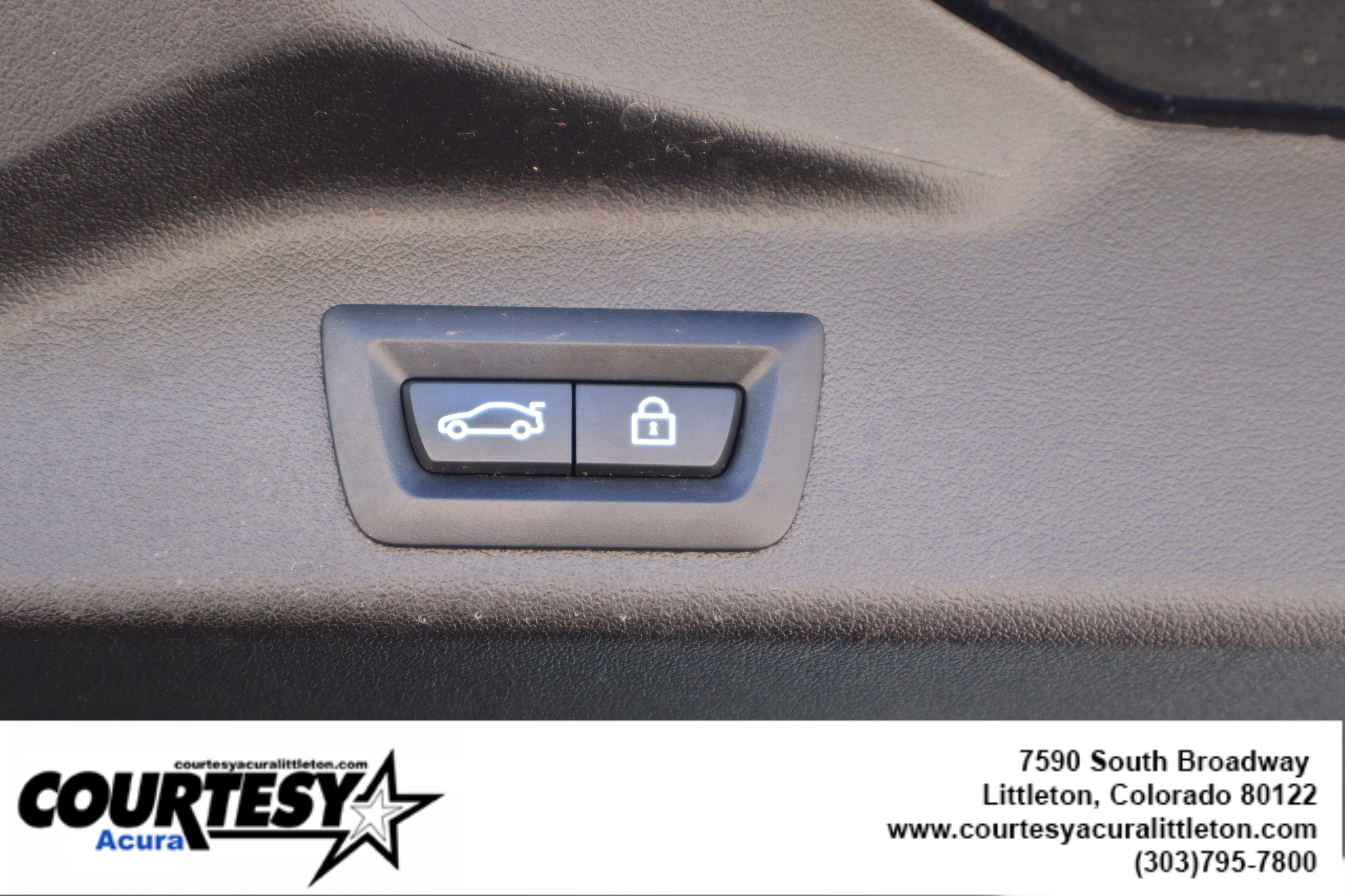 Used 2020 Jet Black BMW xDrive40i image 30
