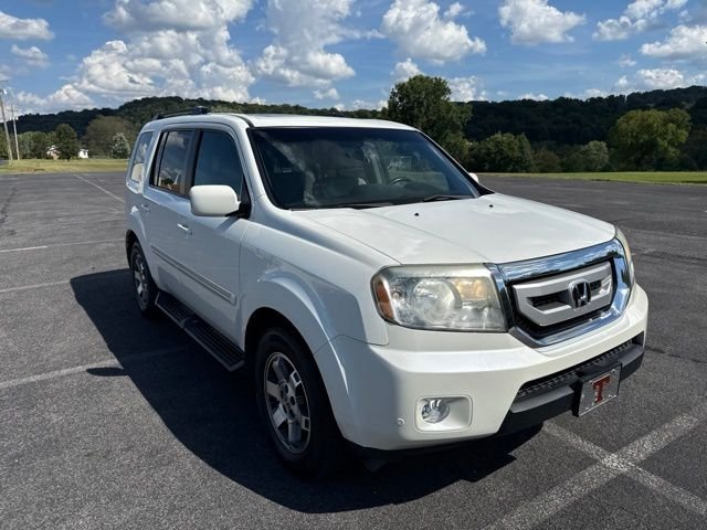 Used 2011  Honda Touring image 2
