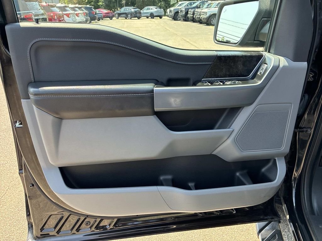 Used 2023 Black Ford XLT image 16
