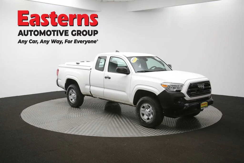 Used 2018 White Toyota SR image 46