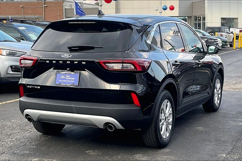 Used 2023 Black Ford Active image 12