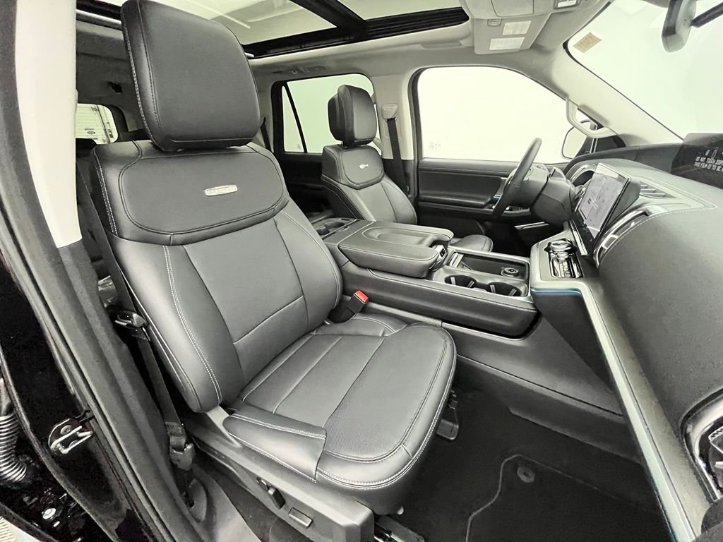 New 2026 Black Ford Platinum image 35