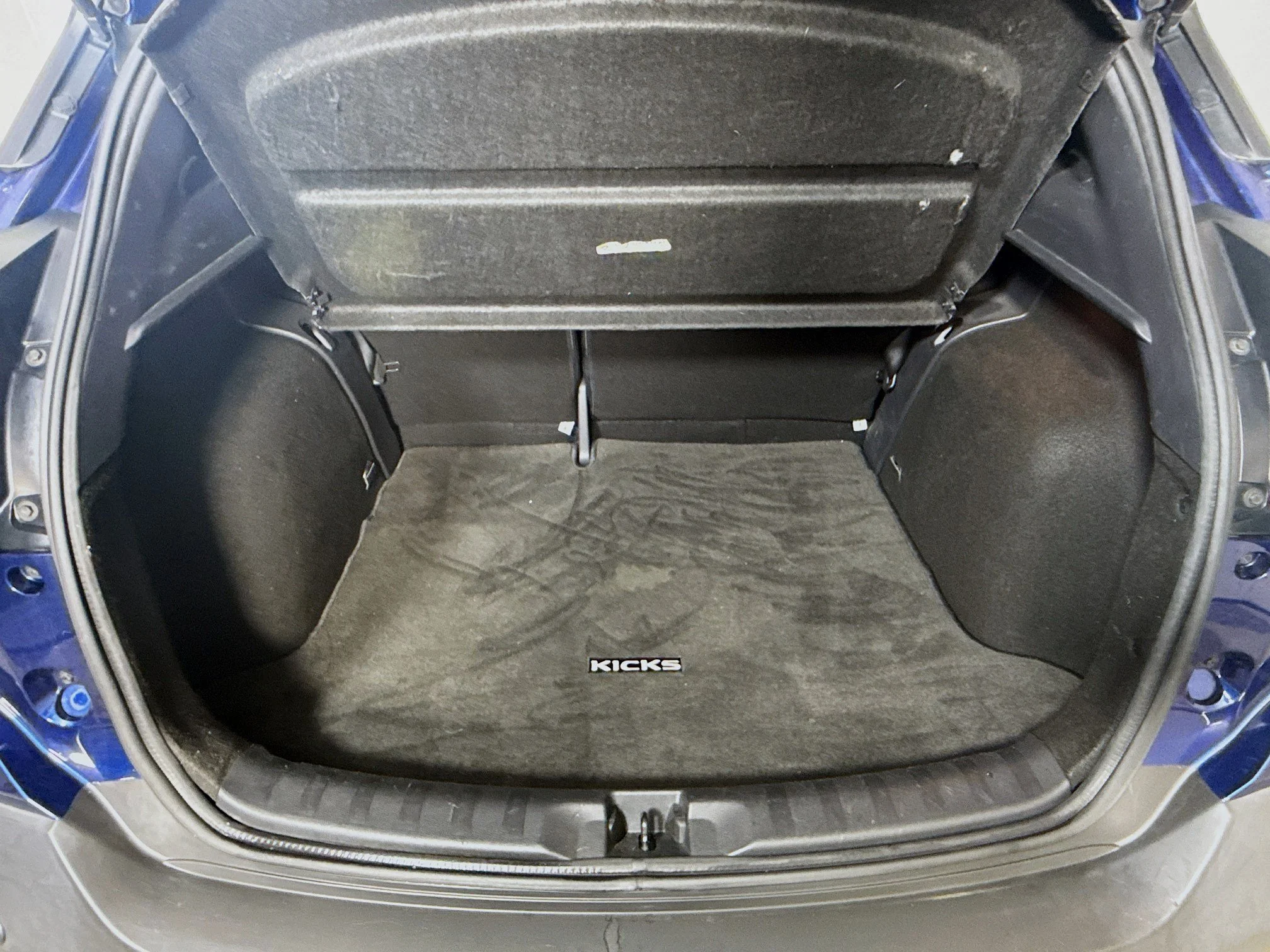 Used 2020 Deep Blue Pearl/Fresh Powder Nissan SV image 31