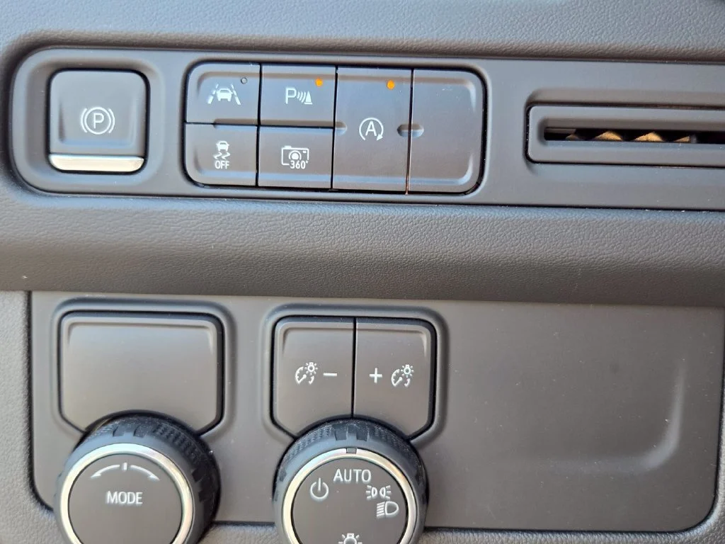 Used 2023 BLACK Chevrolet LT image 33