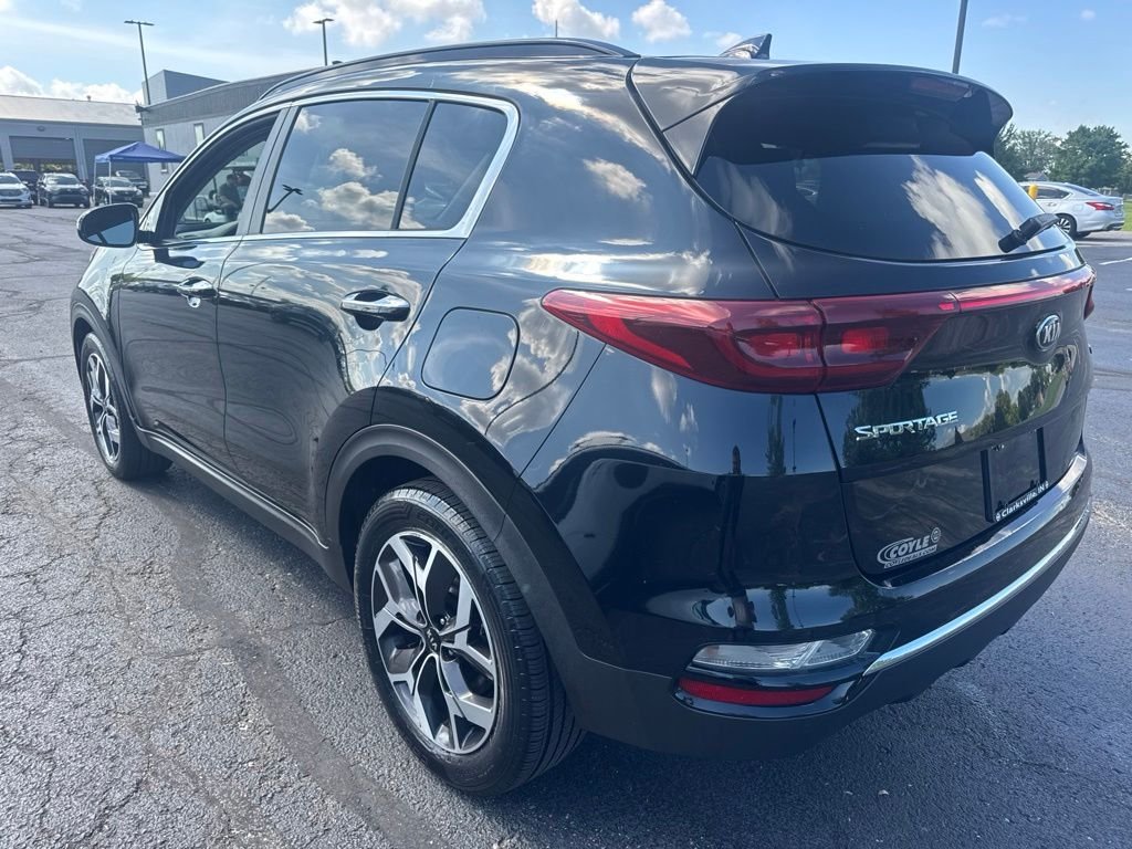Used 2021 Red Kia EX image 5