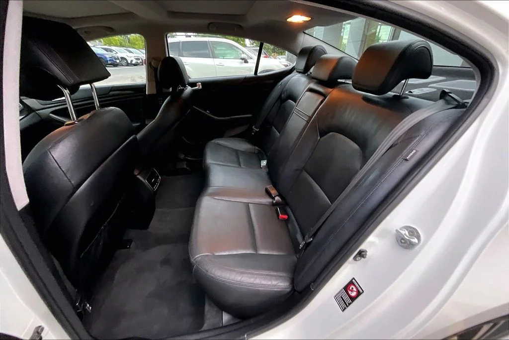 Used 2016 White Kia Premium image 29