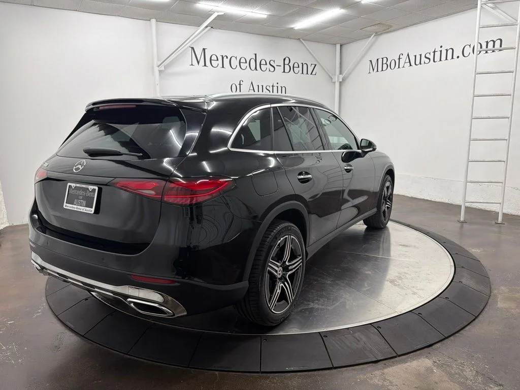 New 2027 Black Mercedes-Benz GLC 300 image 7