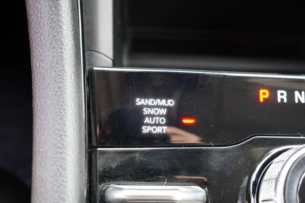 Used 2023 Bright White Clearcoat Jeep Limited image 35