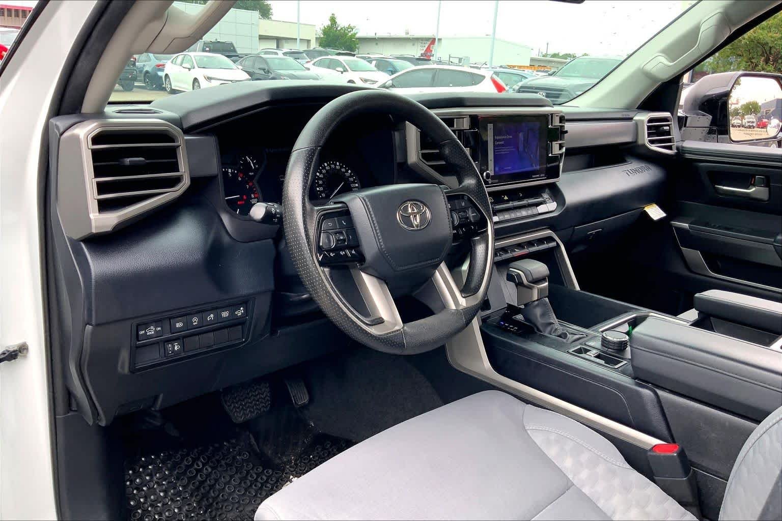 Used 2023 Ice Cap Toyota SR5 image 17