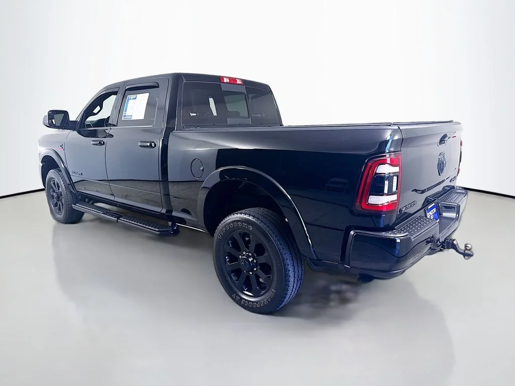 Used 2019 Diamond Black Crystal Pearlcoat Ram Laramie image 11