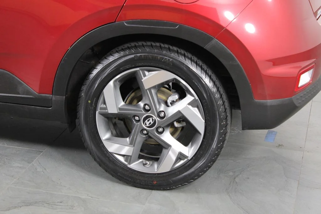 Used 2024 Red Hyundai Limited image 15