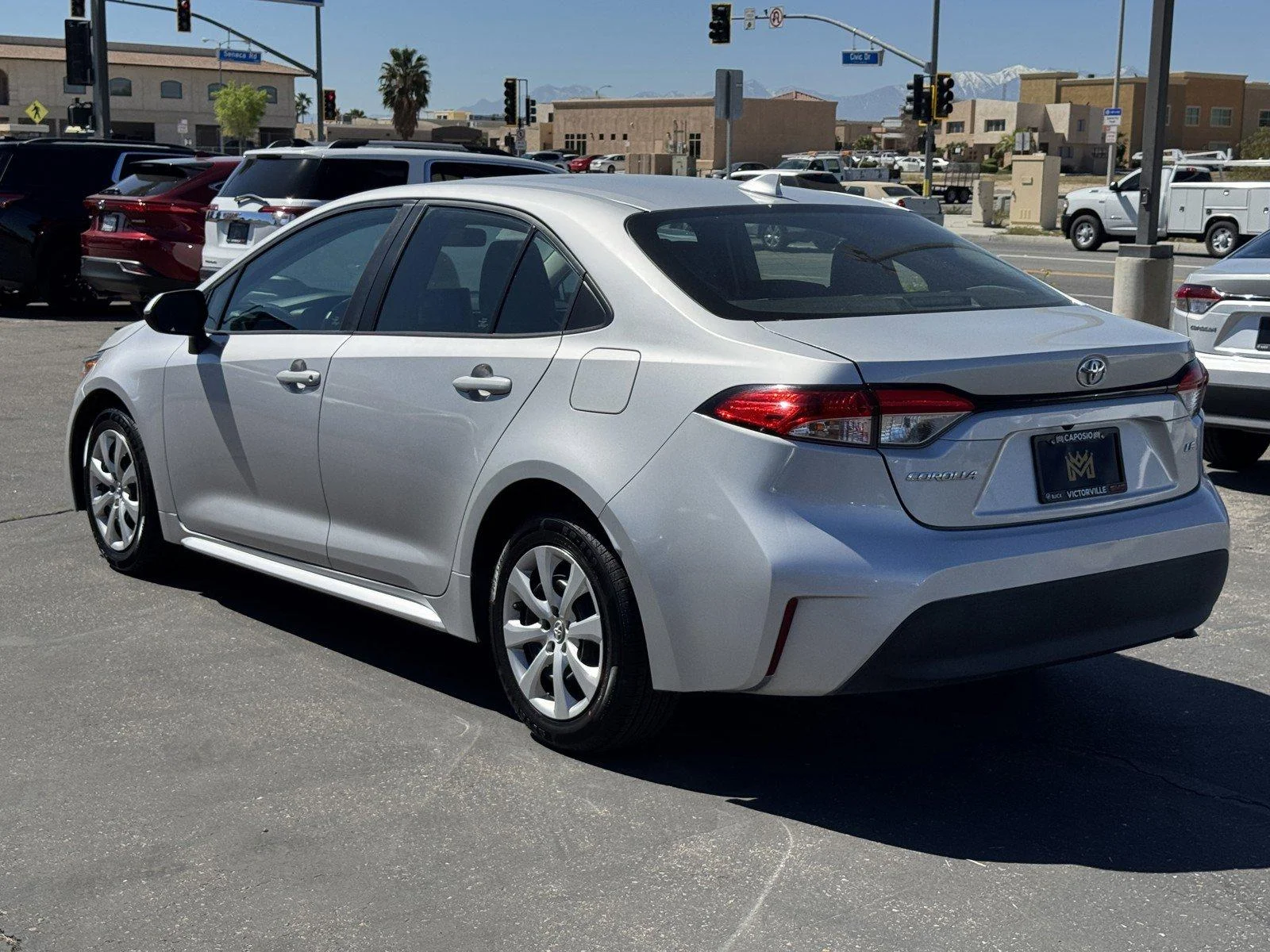 Used 2023 Classic Silver Me Toyota LE image 4