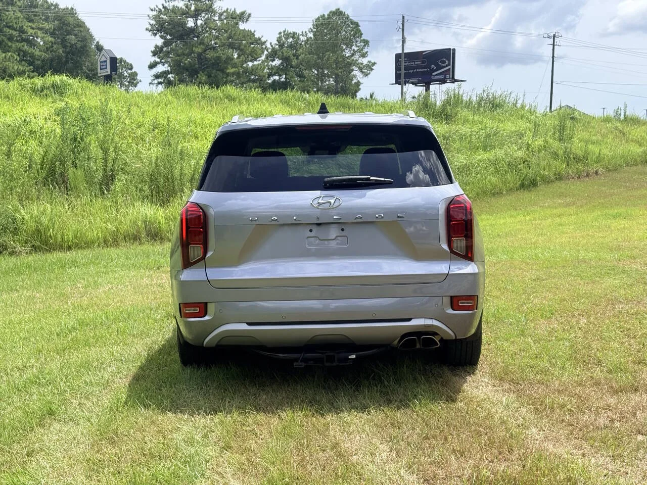 Used 2021 Gray Hyundai Limited 4dr SUV image 4