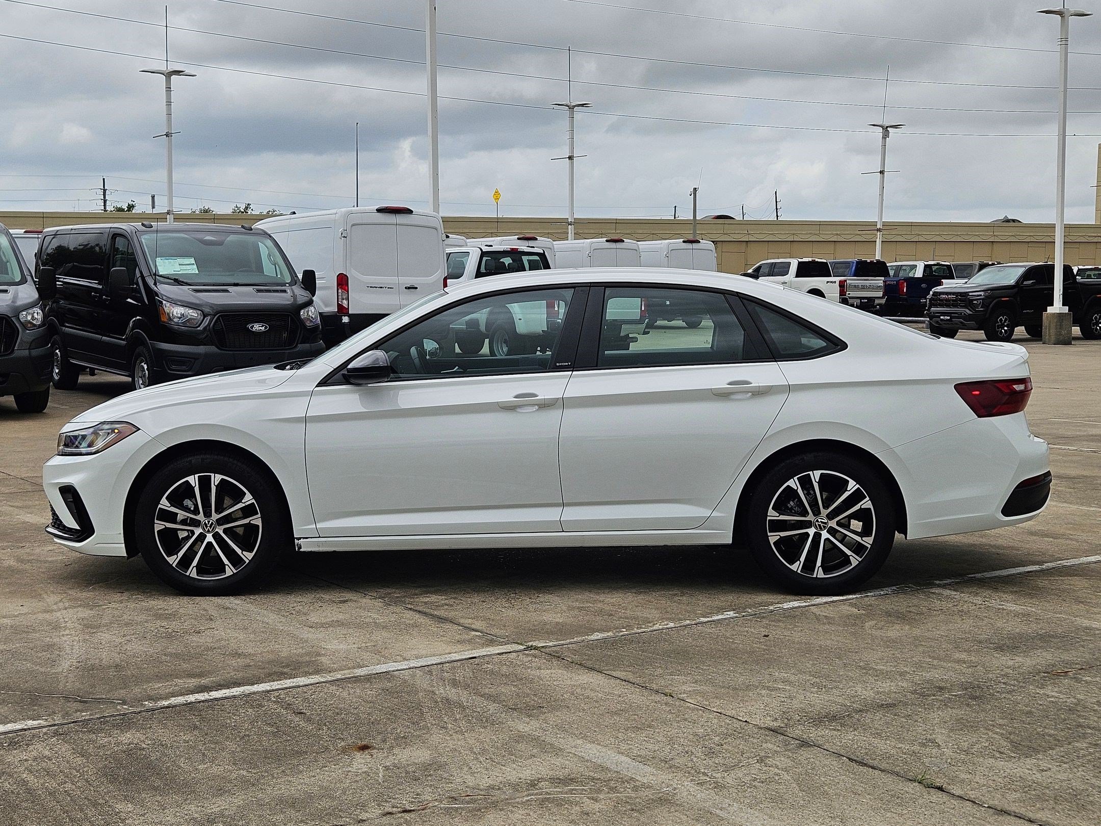 Used 2025 White Volkswagen Sport image 6