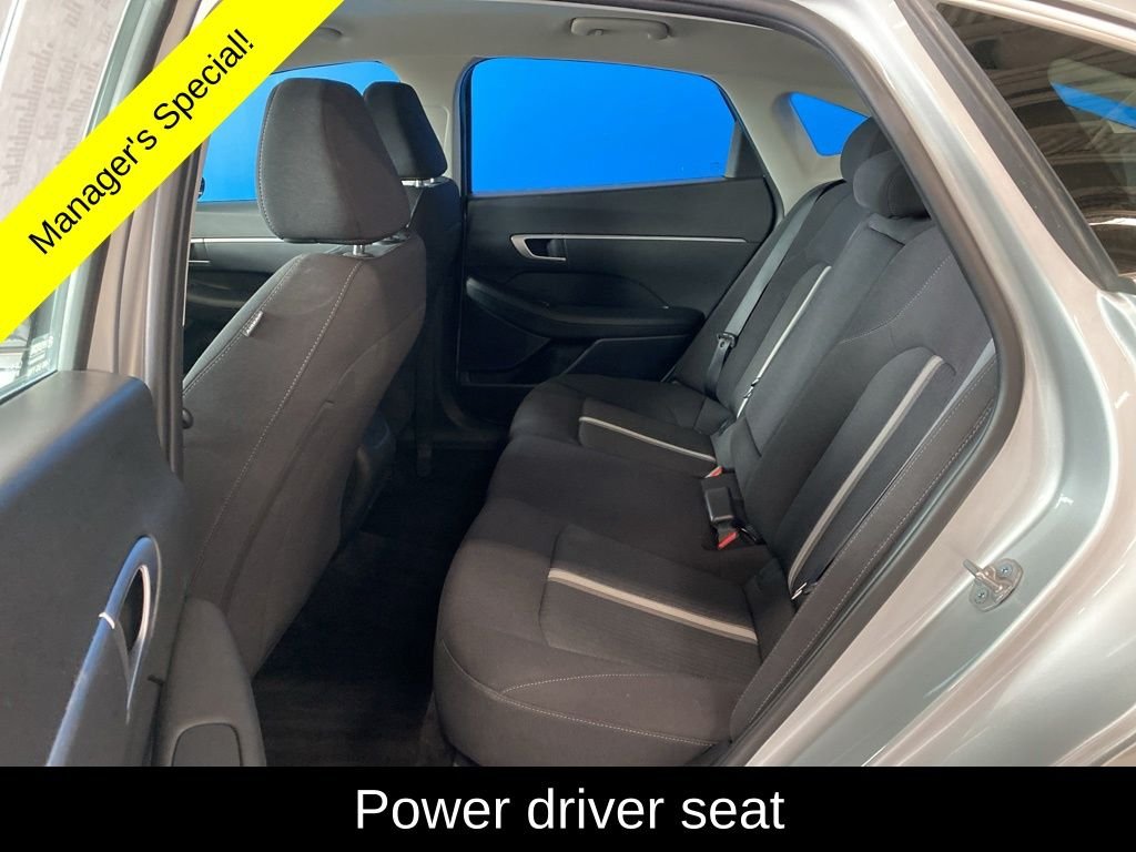 Used 2025 Silver Hyundai SEL image 11