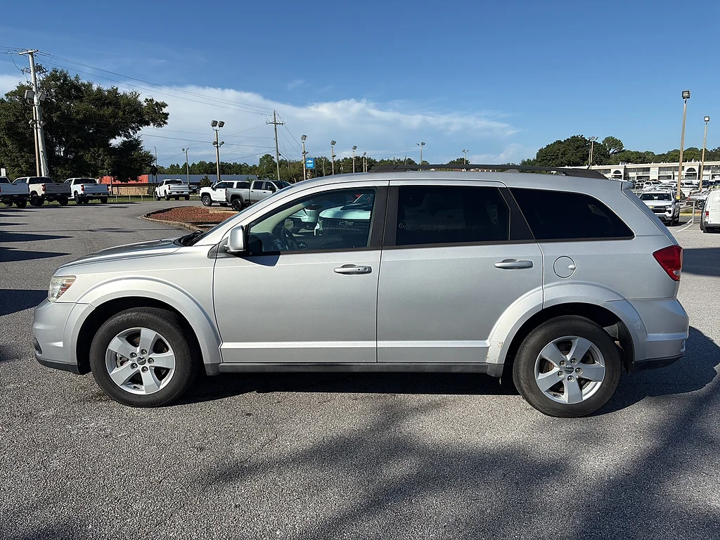 Used 2012 Bright Silver Metallic Clear Coat Dodge  image 3