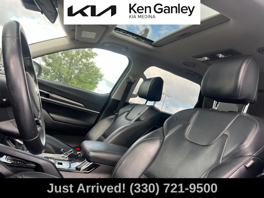 Used 2020 Green Kia S image 11