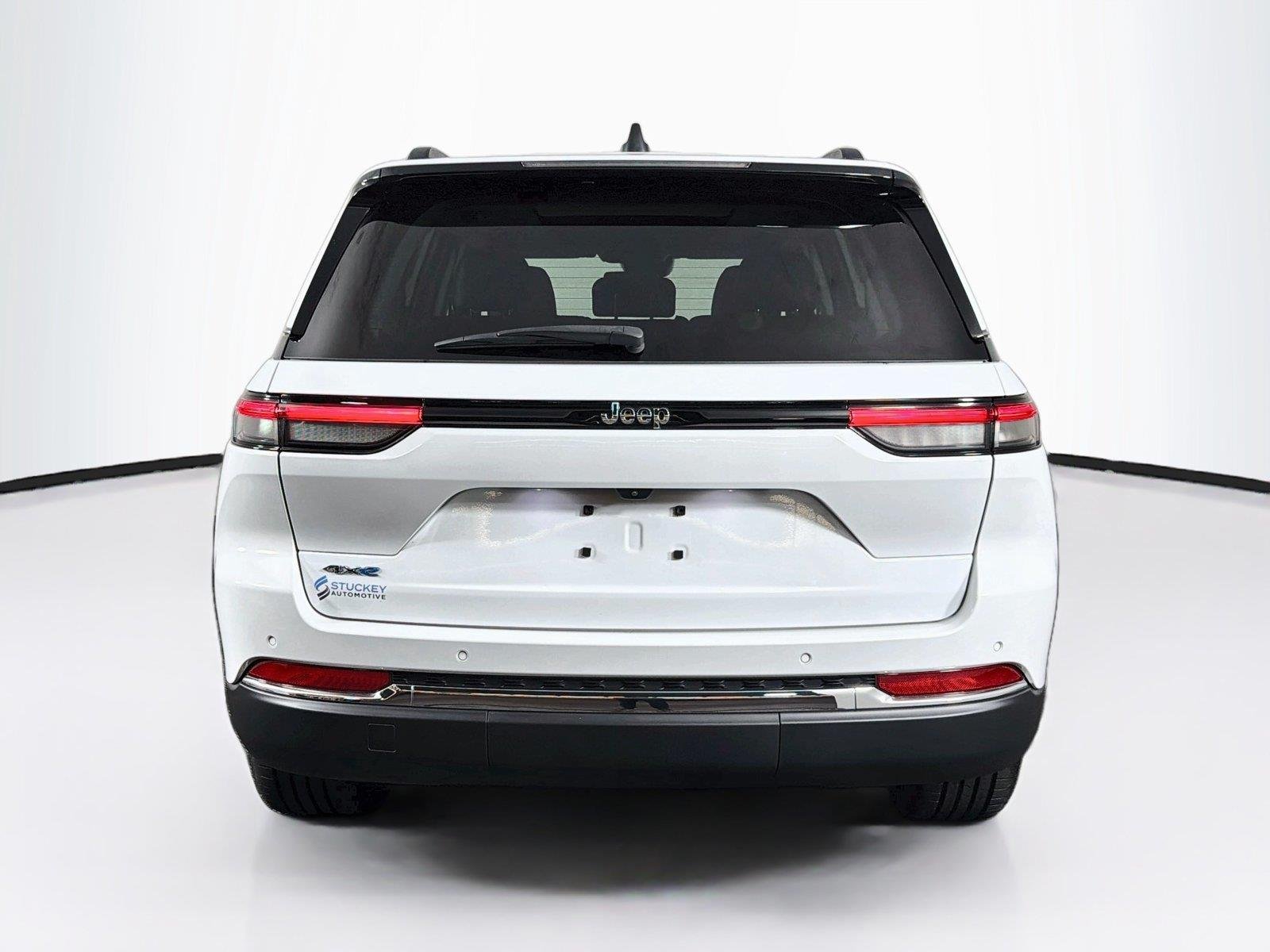 Used 2022 Bright White Clearcoat Jeep  image 10