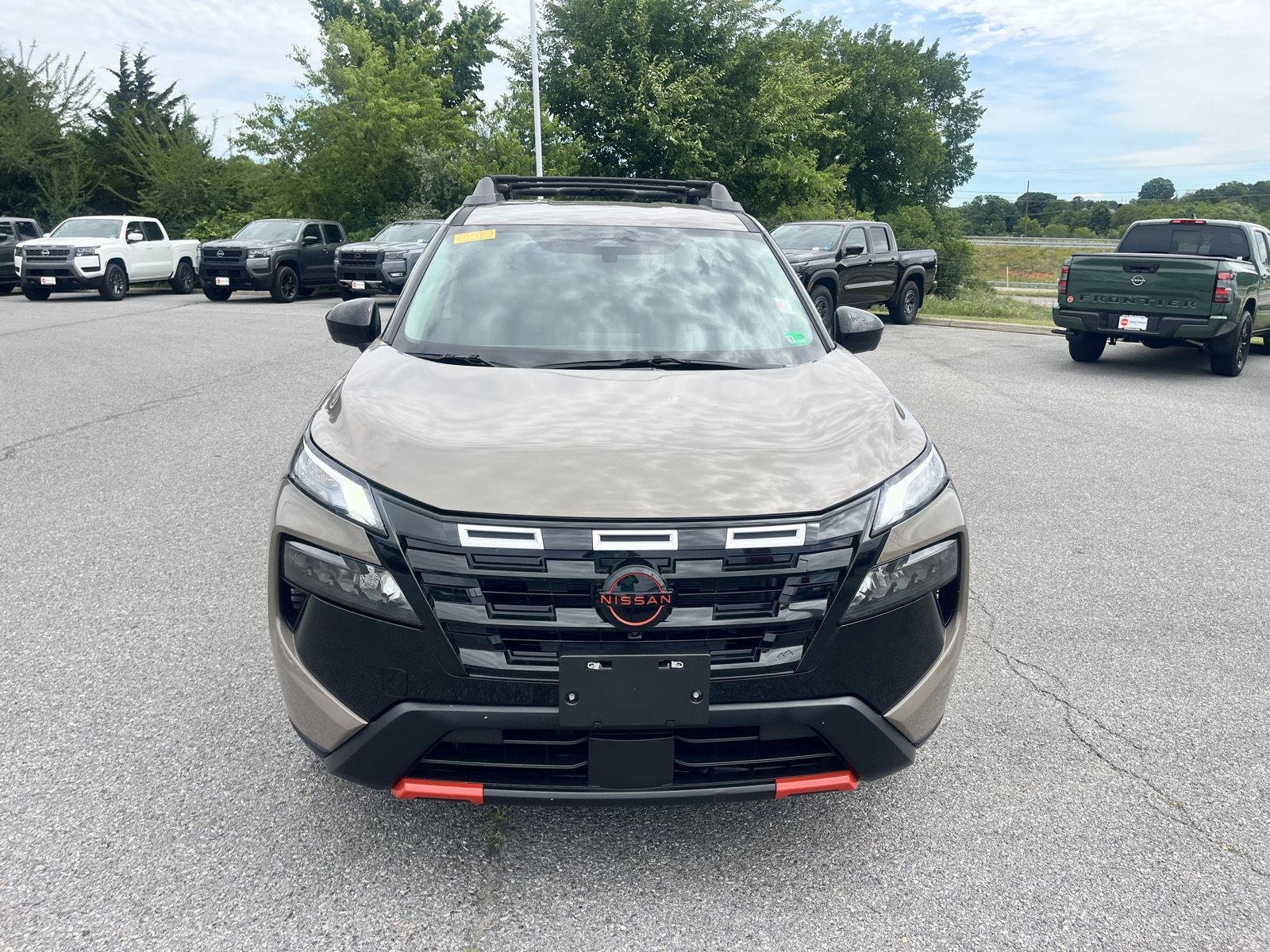 Used 2026  Nissan Rock Creek image 2