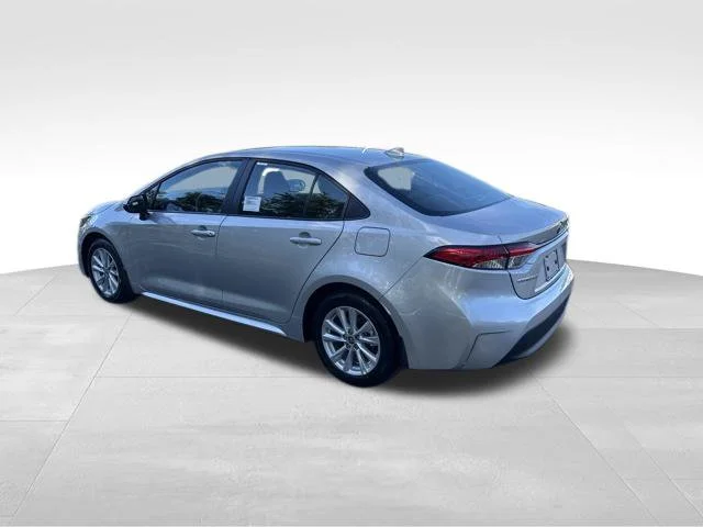 New 2026 Classic Silver Metallic Toyota LE image 3