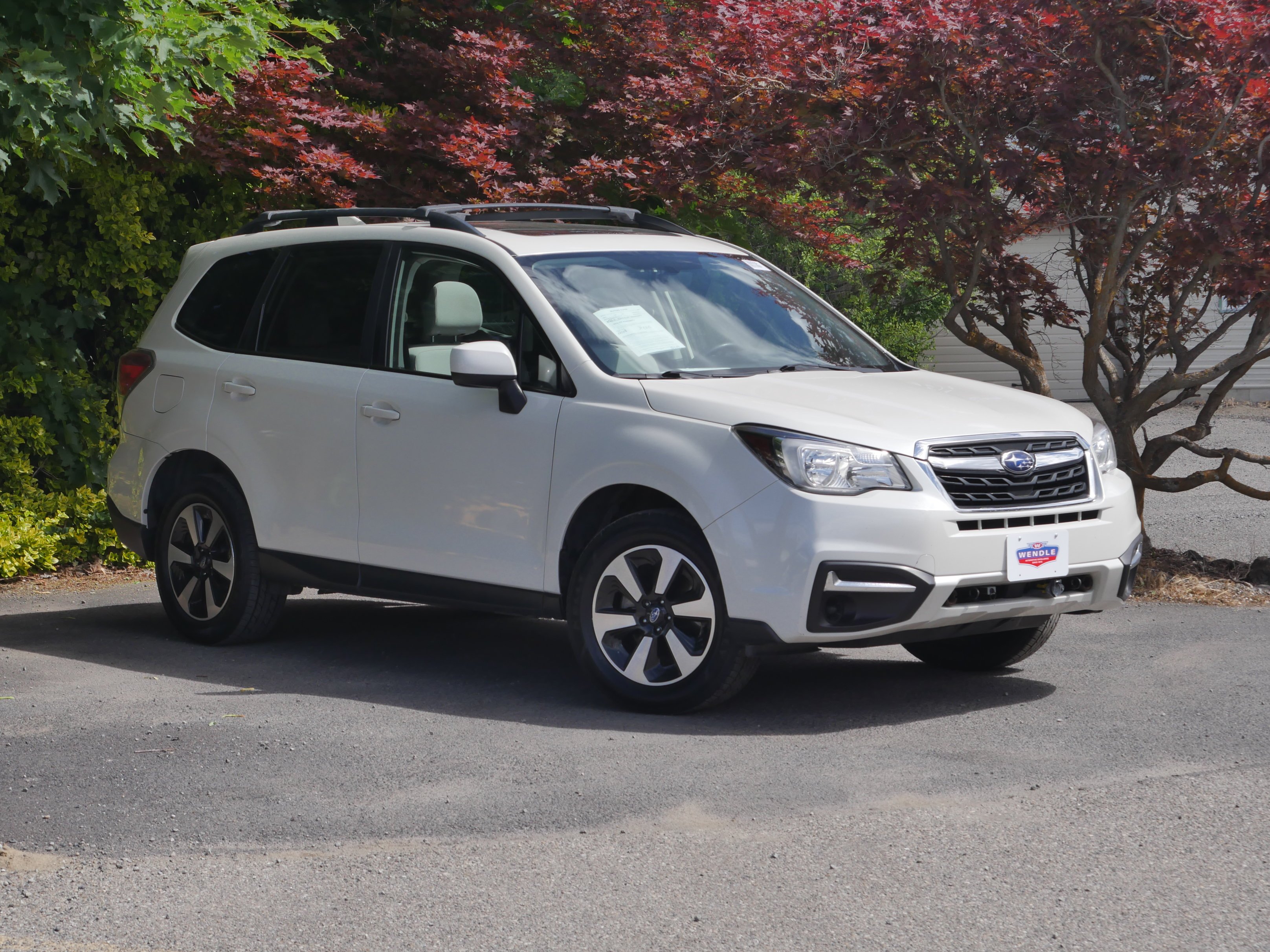 Used 2017 Crystal White Pearl Subaru Premium image 31