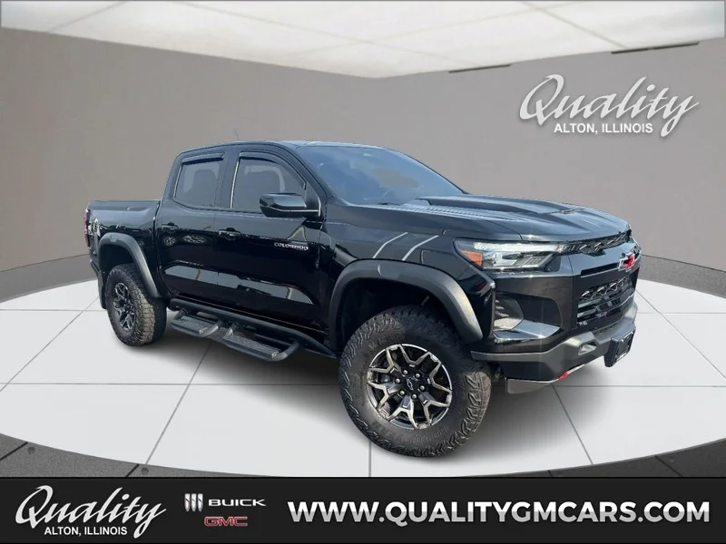 PRE-OWNED 2024 CHEVROLET COLORADO 4WD ZR2