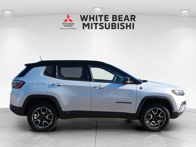 Used 2025 Silver Jeep Trailhawk image 6