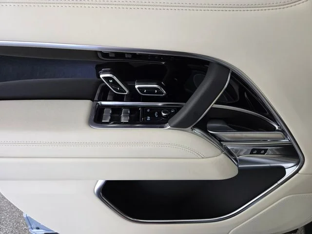 New 2026 Ionian Silver in Gloss finish Land Rover SE image 20