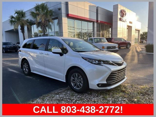 2025 Toyota Sienna XLE