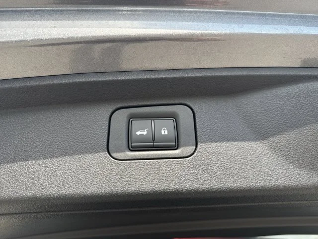 Used 2025 Gray Nissan SL image 14