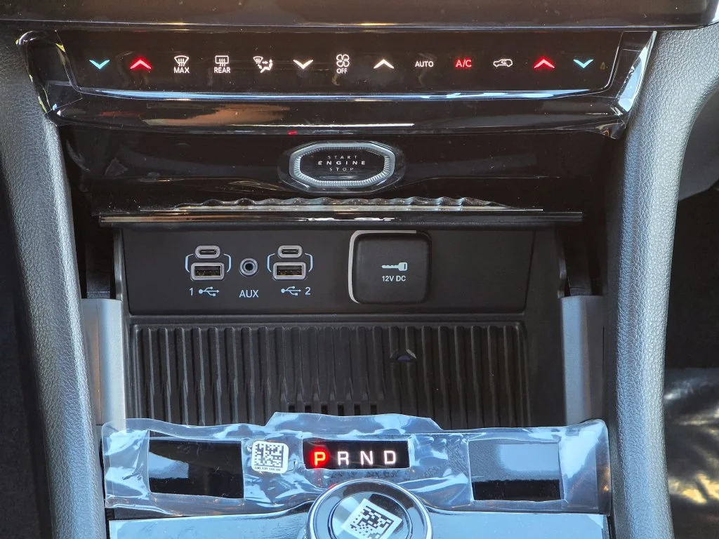 New 2027 Gray Jeep Laredo Altitude image 31