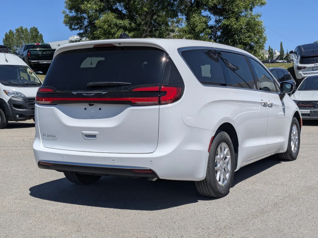 New 2027 White Chrysler Select - - FWD - 8-Passenger Seating - Stow n Go - Remote Start & More! image 8