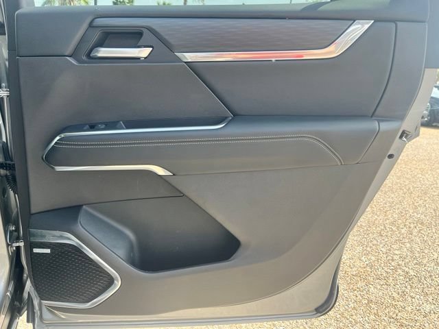 Used 2025 Sterling Metallic GMC Elevation image 23