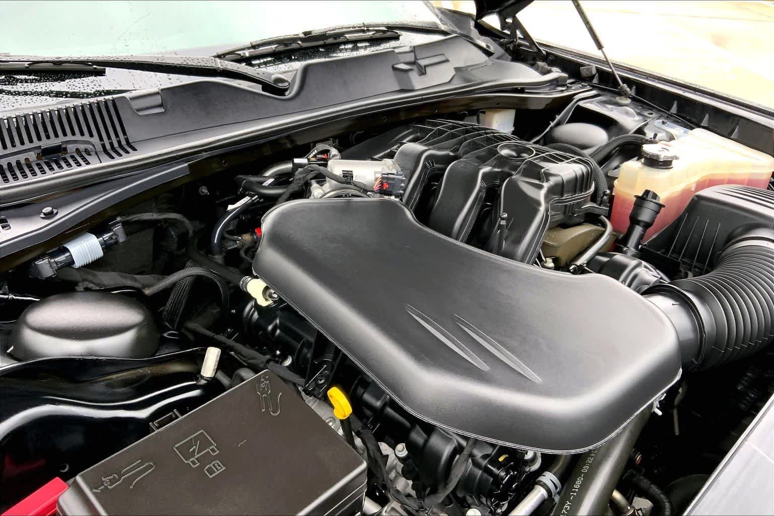 Used 2023 Pitch Black Clearcoat Dodge SXT image 29