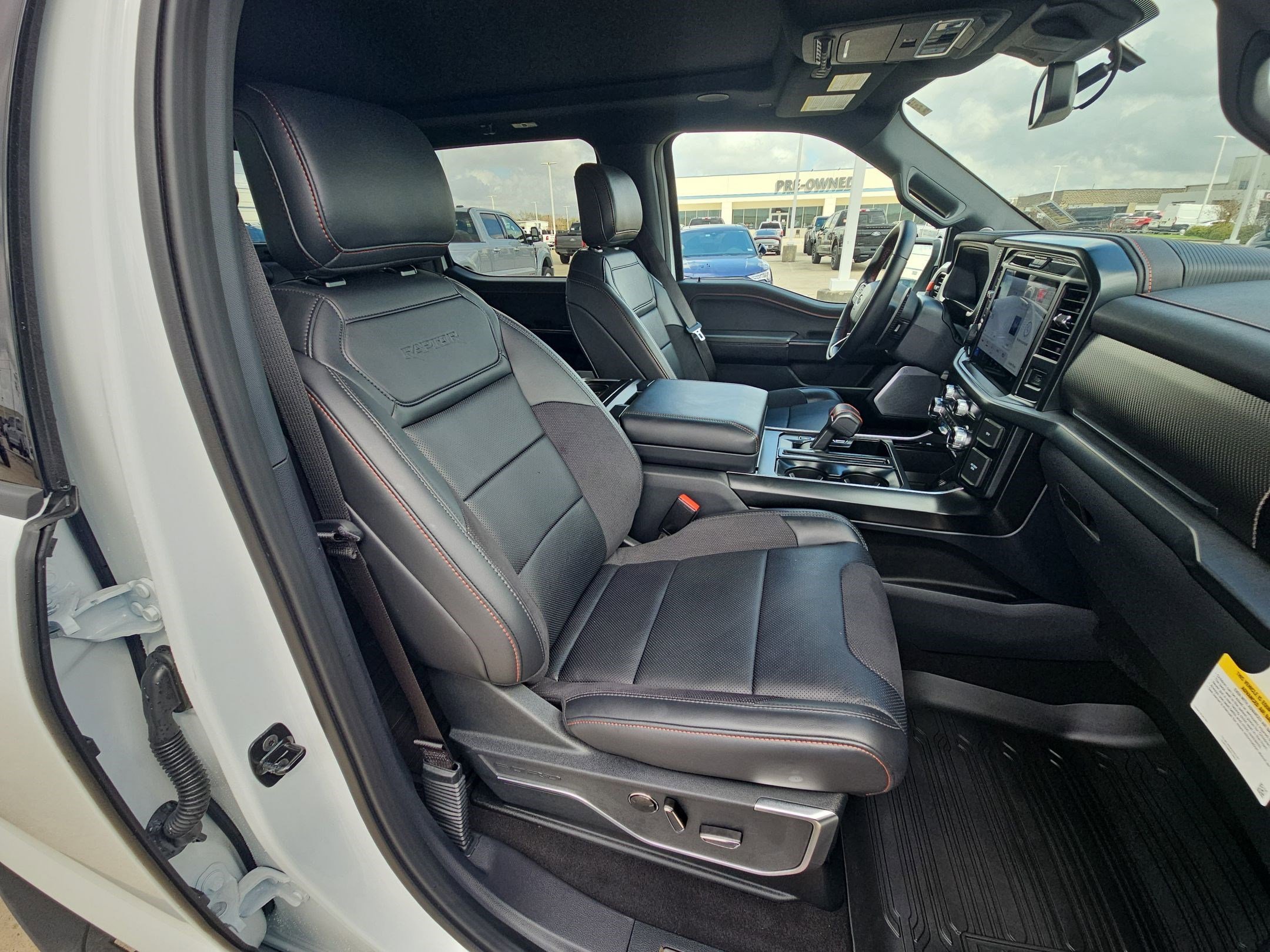 Used 2025 Oxford White Ford Raptor image 30