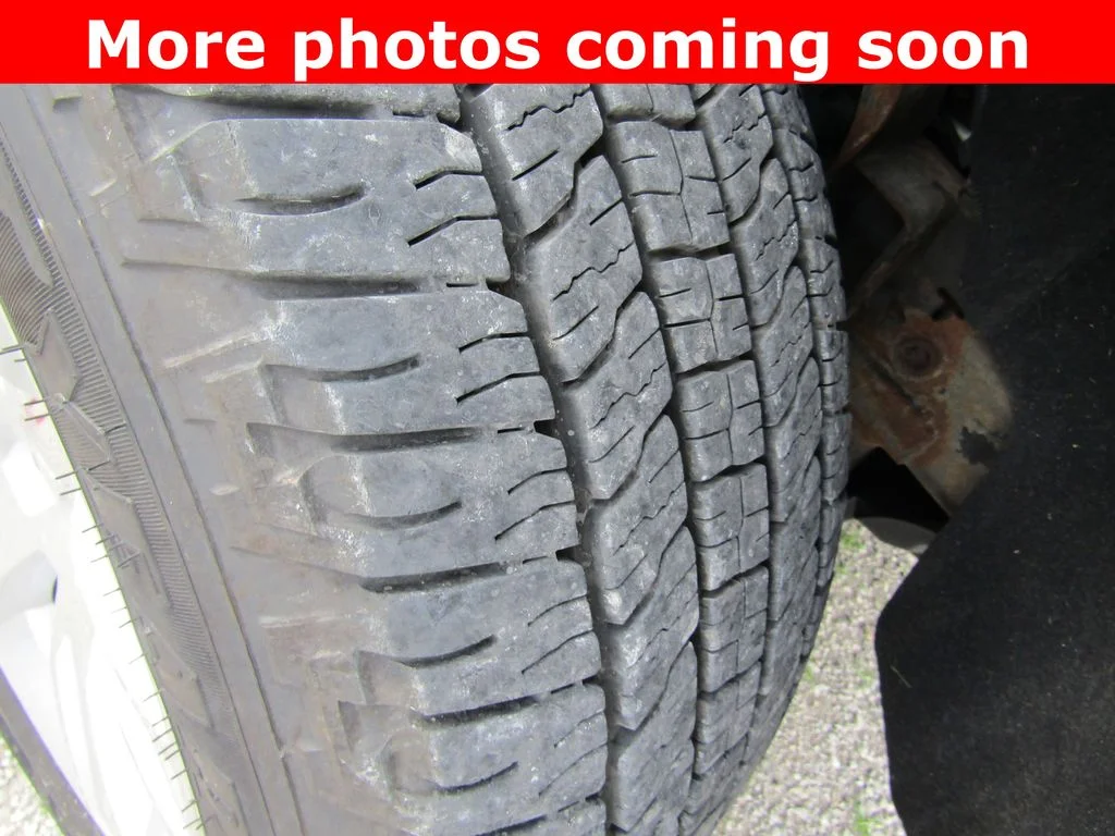Used 2015 Onyx Black GMC SLE image 10