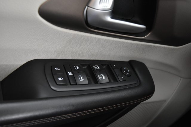 2017 Chrysler Pacifica Touring-L - Photo 28