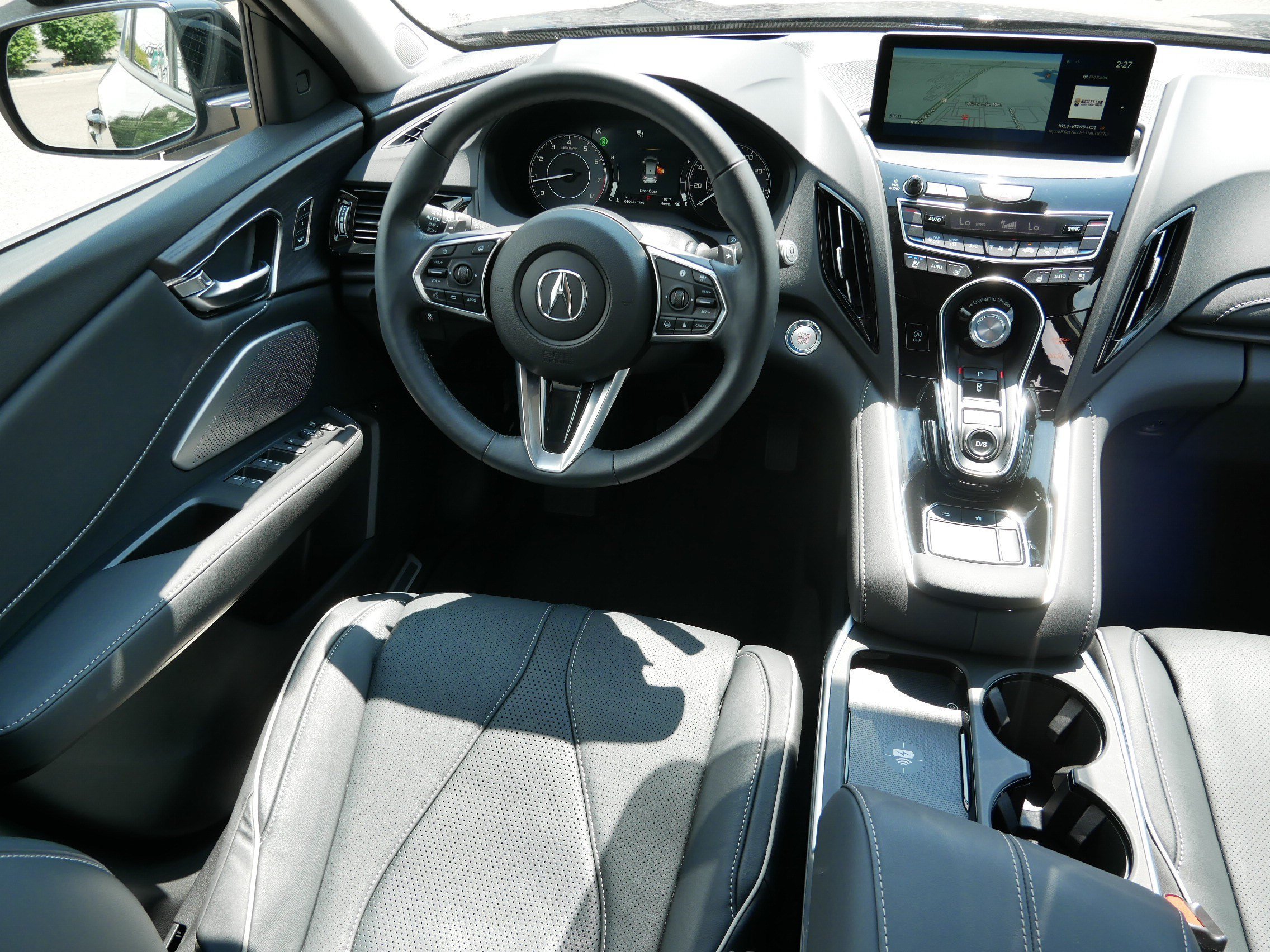 Used 2025 Majestic Black Pearl Acura w/Advance Package image 9