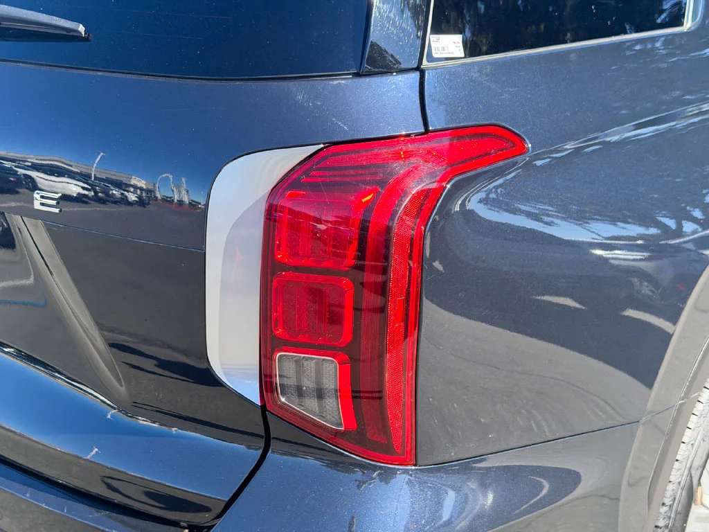 Used 2025 Moonlight Cloud Hyundai SEL image 6