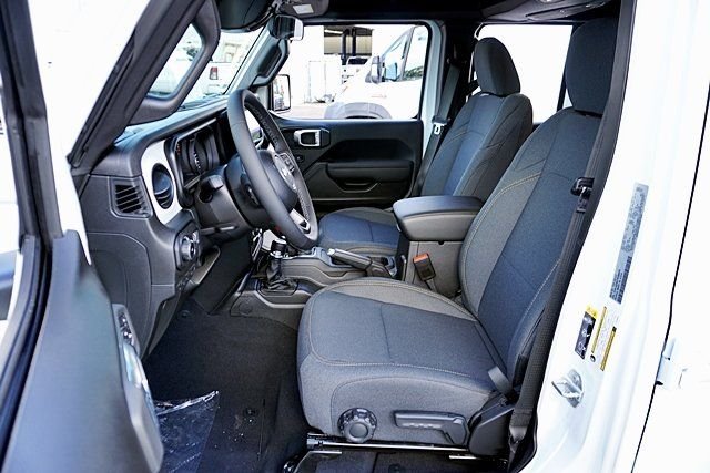 New 2026 Bright White Clear-Coat Exterior Paint Jeep Sport S image 18