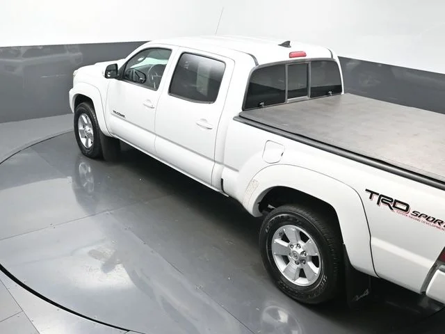 Used 2015 White Toyota Base image 51