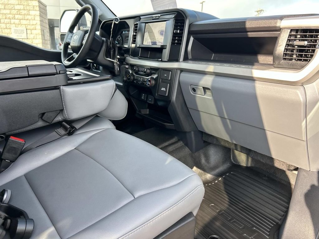 Used 2026 Black Metallic Ford XL image 22