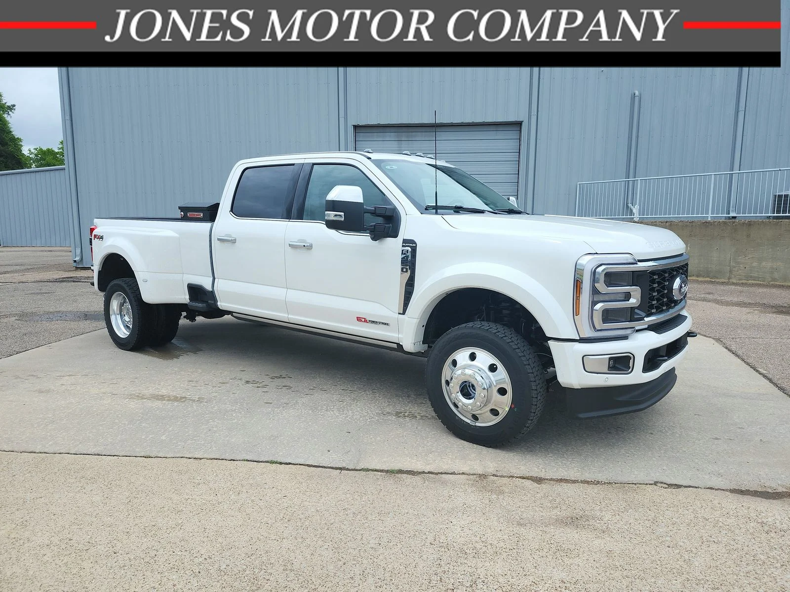 2026 Ford F-450 Platinum 4x4 Crew Cab 8' Box DRW's photo
