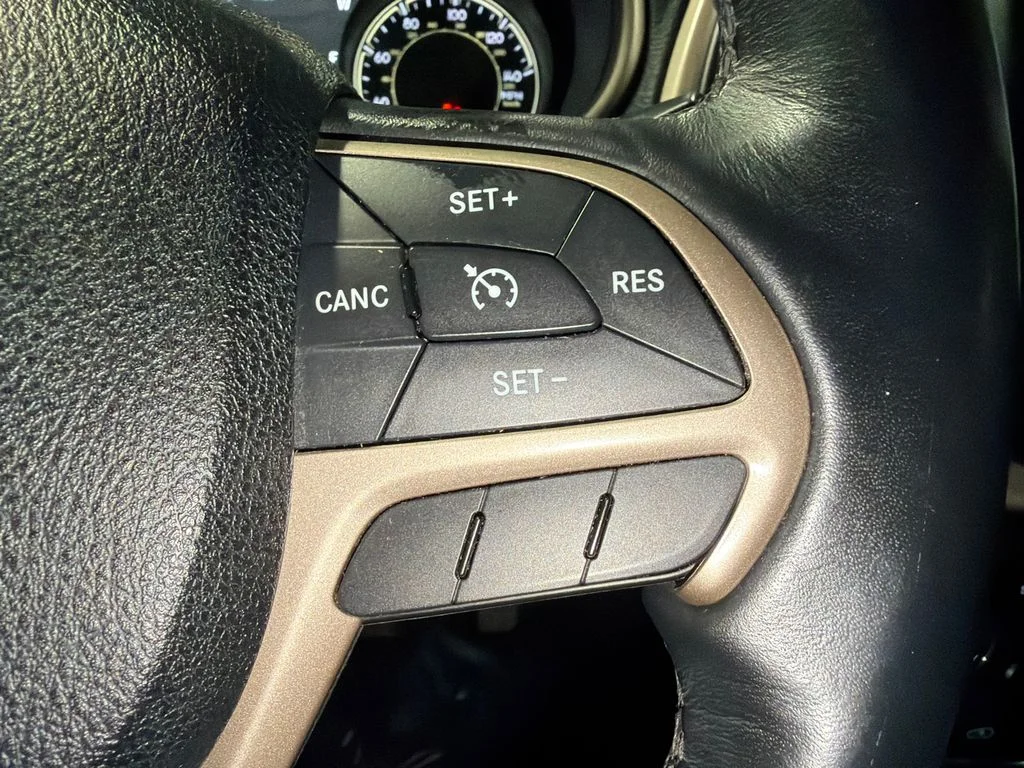 Used 2016 Granite Crystal Metallic Clearcoat Jeep Limited image 27
