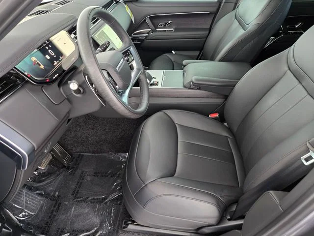 New 2026 Eiger Grey Land Rover SE image 10